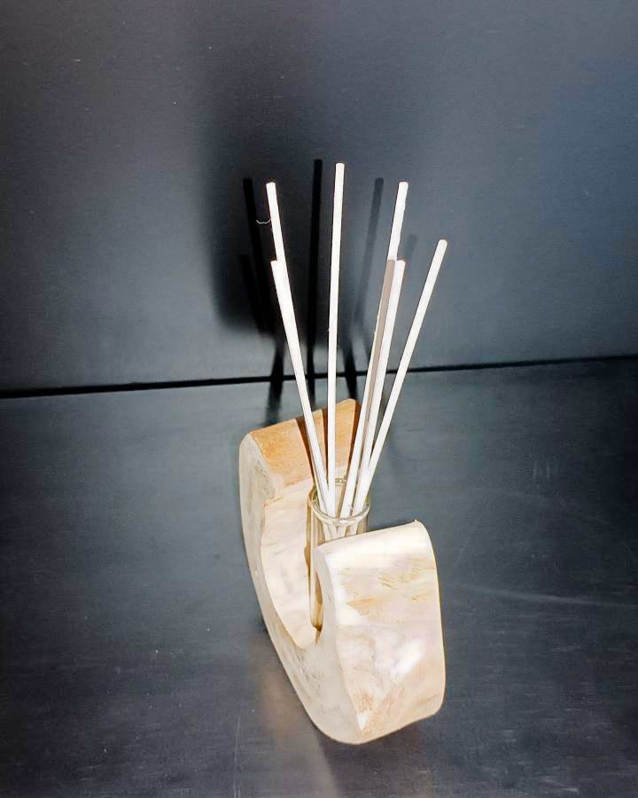 Vase ou diffuseur de parfum forme organique – Image 3